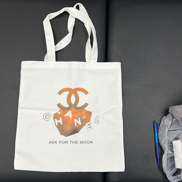 Chanel Canvas Tote-NWOT - Picture 3 of 4